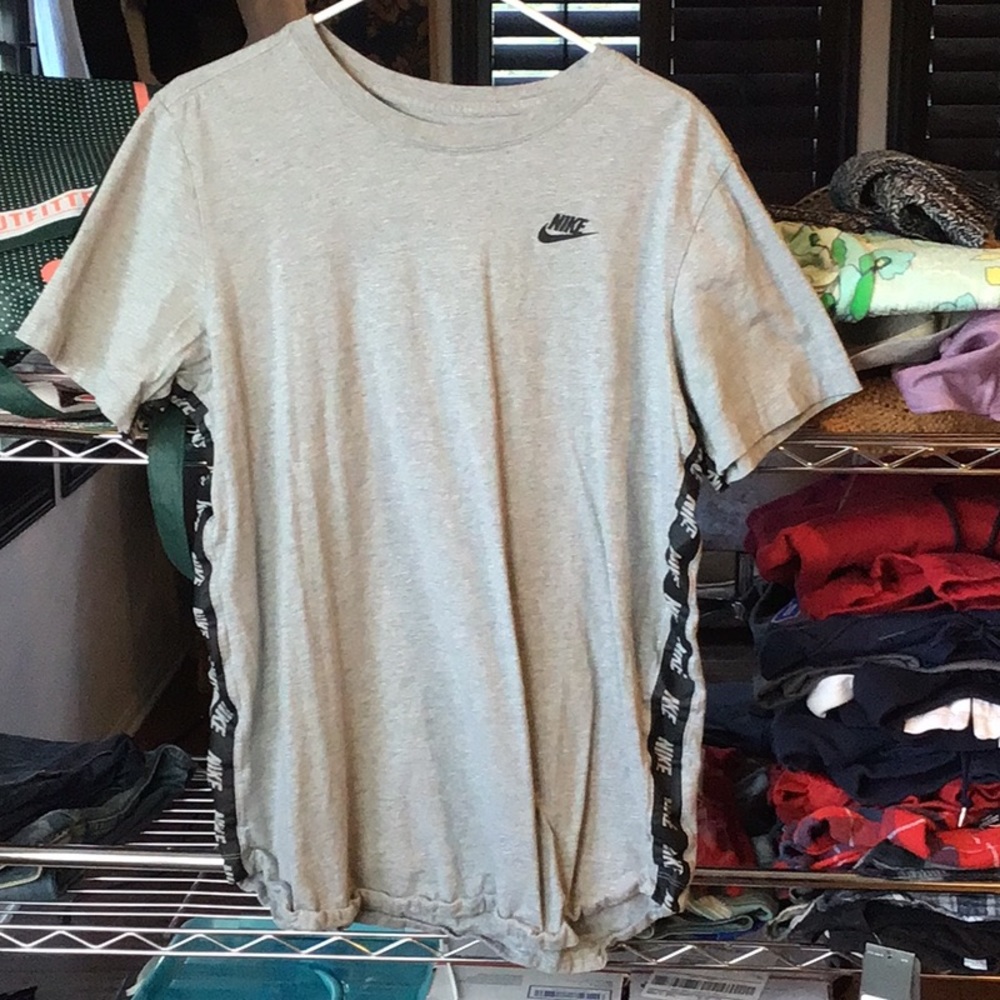 Men’s large Nike tee grey